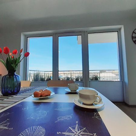 Apartament Kapitanski Mostek 17A Z Widokiem Na Port I Latarnie Morska Oraz Garazem Lägenhet Kołobrzeg Exteriör bild