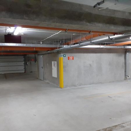 Apartament Kapitanski Mostek 17A Z Widokiem Na Port I Latarnie Morska Oraz Garazem Lägenhet Kołobrzeg Exteriör bild