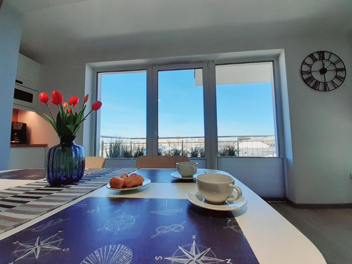 Apartament Kapitanski Mostek 17A Z Widokiem Na Port I Latarnie Morska Oraz Garazem Lägenhet Kołobrzeg Exteriör bild