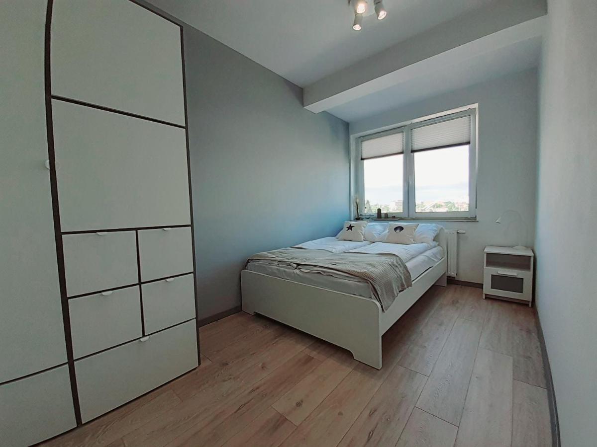 Apartament Kapitanski Mostek 17A Z Widokiem Na Port I Latarnie Morska Oraz Garazem Lägenhet Kołobrzeg Exteriör bild