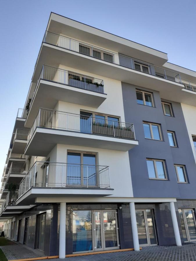 Apartament Kapitanski Mostek 17A Z Widokiem Na Port I Latarnie Morska Oraz Garazem Lägenhet Kołobrzeg Exteriör bild